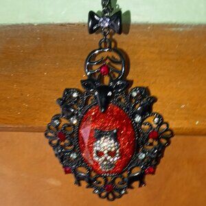 betsey johnson necklace